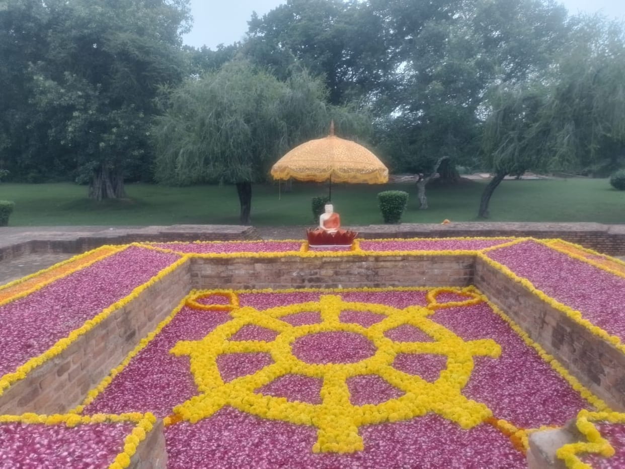 Followers from Sri Lanka and Malaysia performed floral worship.