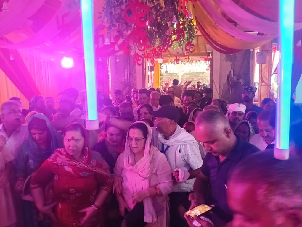 Kangra News: जिले की तीनों शक्तिपीठों में 24,000 श्रद्धालुओं ने किए दर्शन