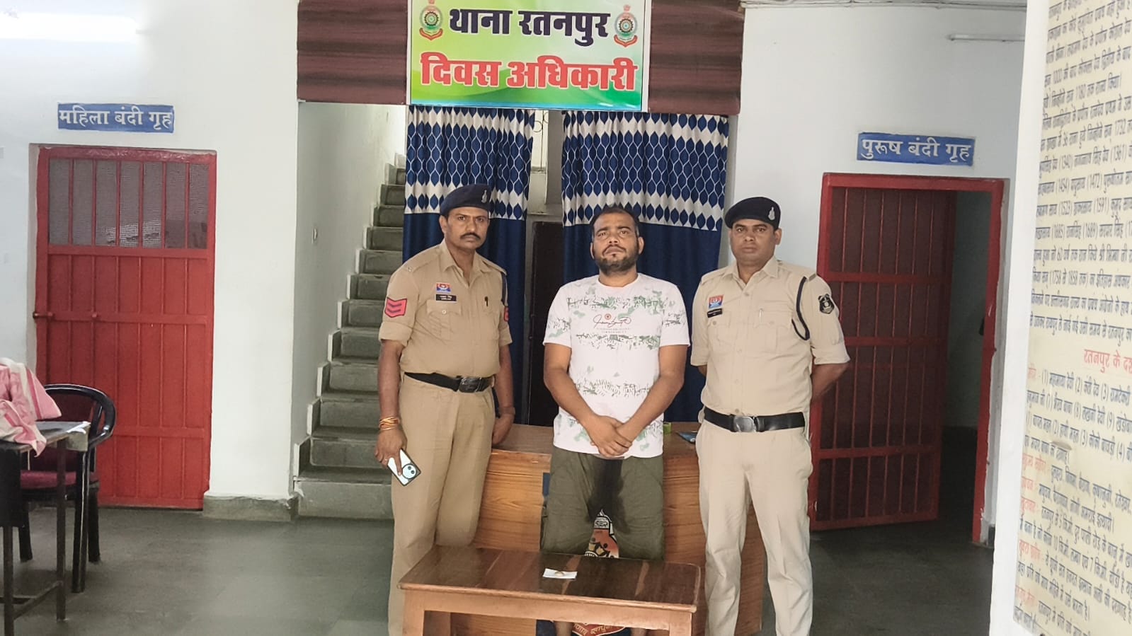 चोरी का सोना सहित सोनार गिरफ्तार
