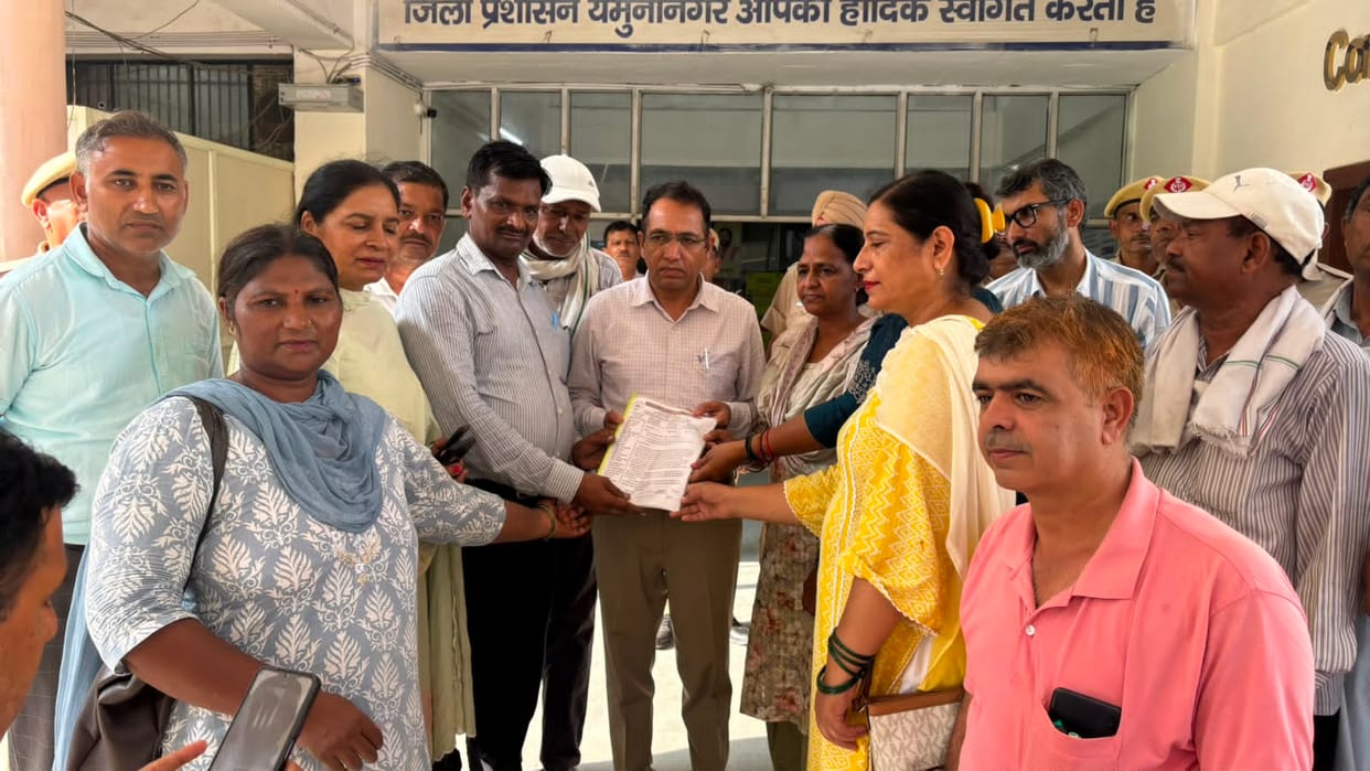 Guest teachers staged a protest demanding regularization.