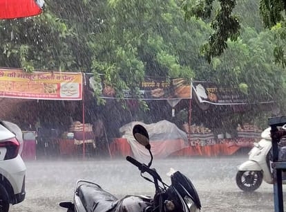 फोटो 21जेएनडी05-नरवाना क्षेत्र में शुक्रवार सुबह हो रही बारिश। संवाद