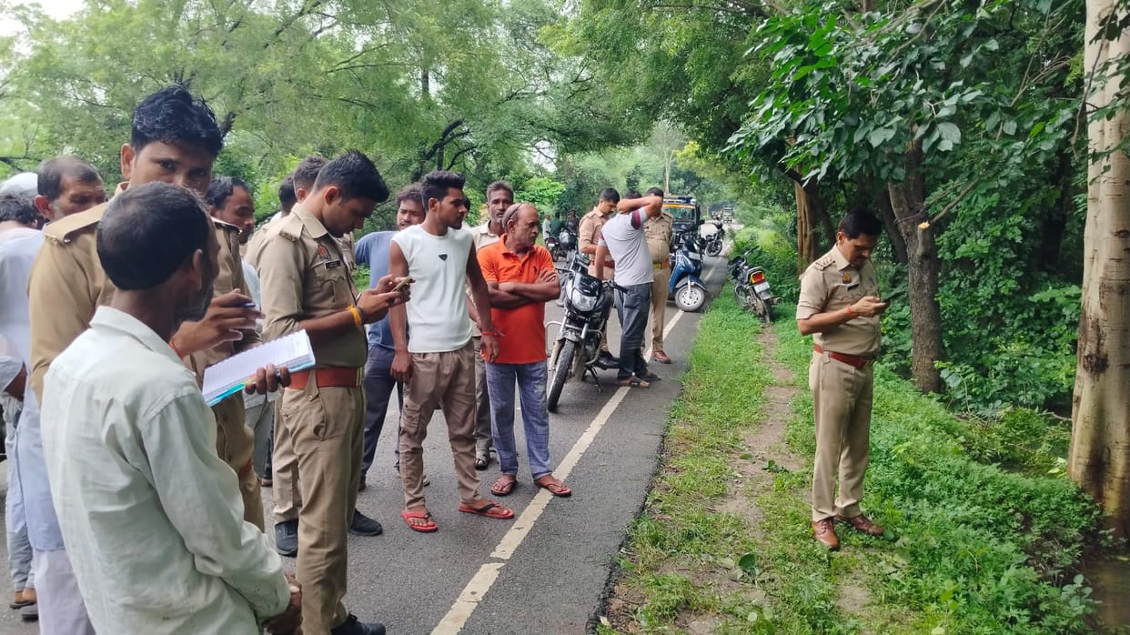 Two youths on a motorcycle died in an accident.