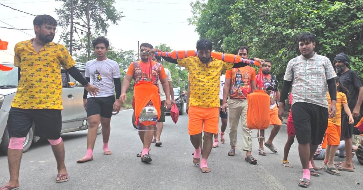 A grand congregation of faith unfolds; a surging tide of devotion to Mahadev rises.