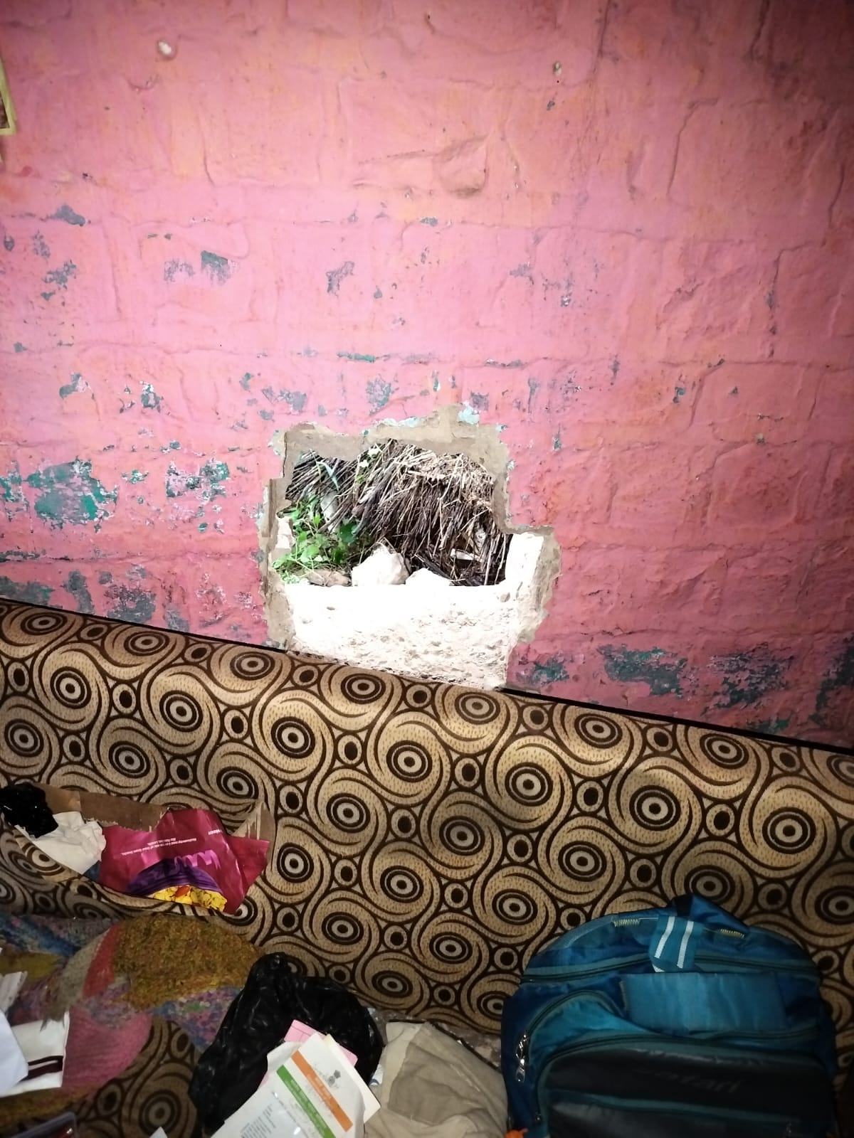 Jewelry and cash worth lakhs stolen after breaching the wall.