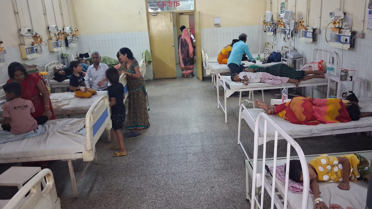 Stale food and contaminated water are spoiling digestion, vomiting and diarrhea patients are increasing.