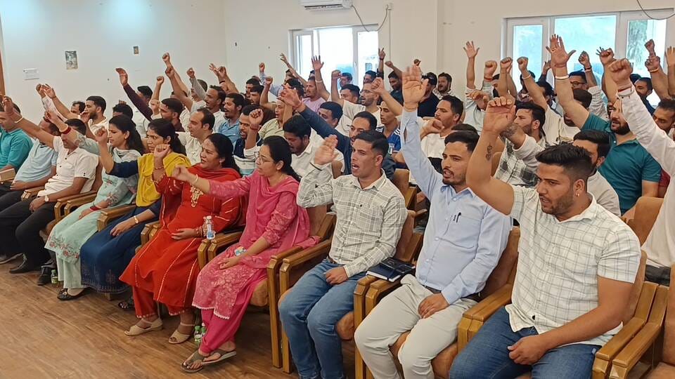 Electricity board employees to lay siege to the Legislative Assembly on September 2.