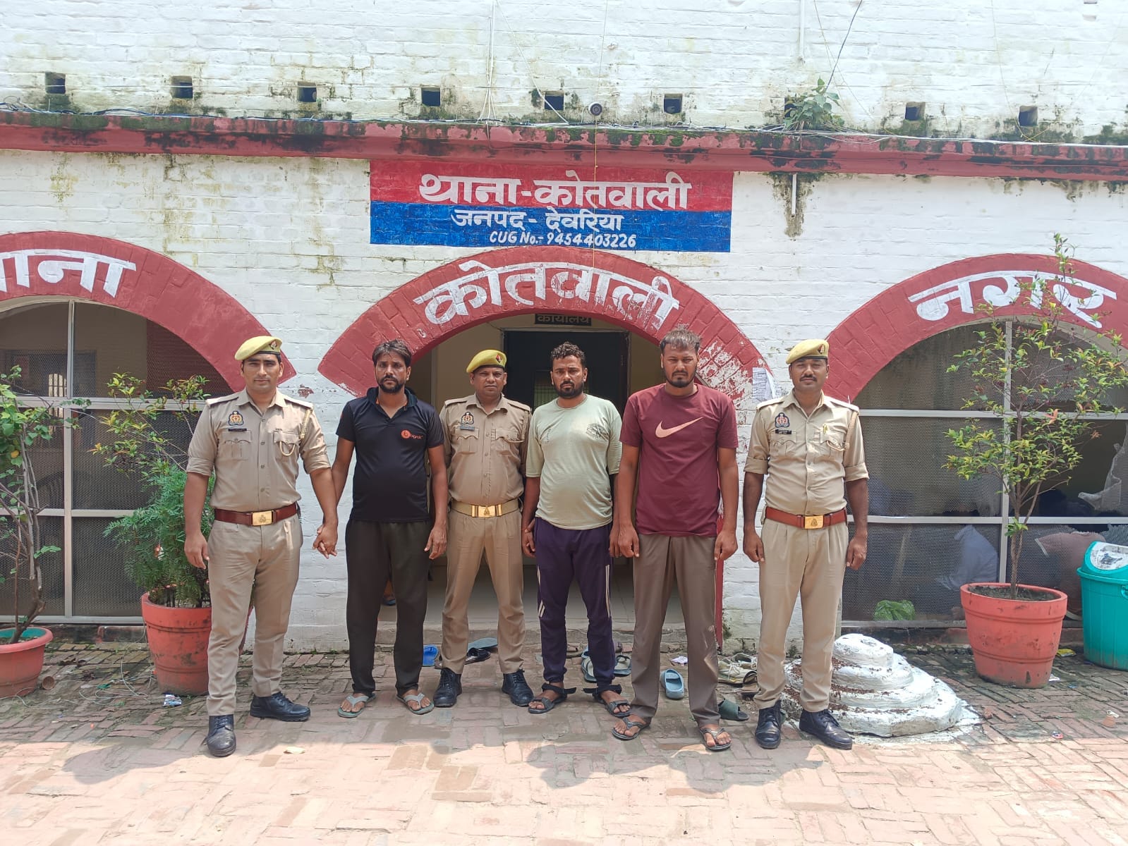 कोतवाली पुलिस की गिरफ्त में अमित शर्मा हत्याकांड के आरोपी।