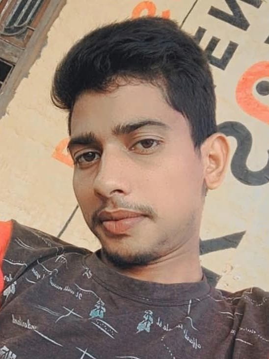 Two pilgrims died after a truck dragged a tractor-trolley for 25 feet.
