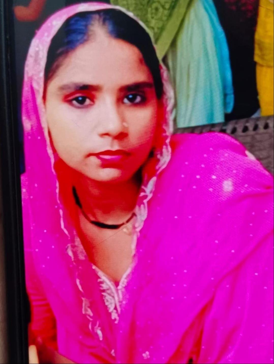 In Kandhla, brother-in-law killed his sister-in-law by hitting her with a shovel.