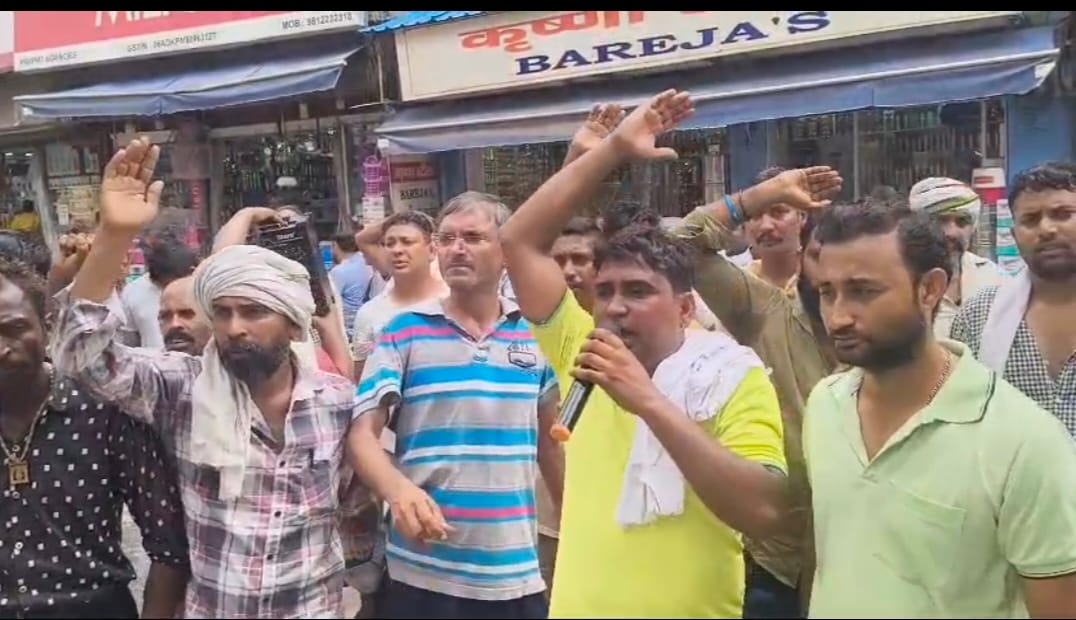 Panipat News: सफाई कर्मचारियों का शहर के बाजारों में प्रदर्शन, सड़काें पर 250 टन कूड़ा