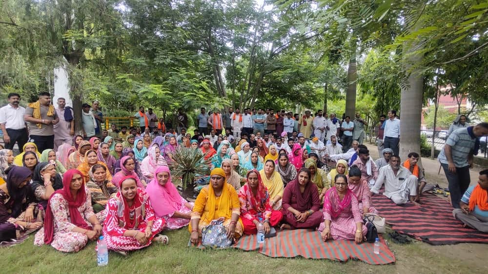 पीरनिगाह मंदिर के संचालन अधिकार को लेकर ग्राम पंचायत बसोली और जिला प्रशासन के बीच चल रहा विवाद 