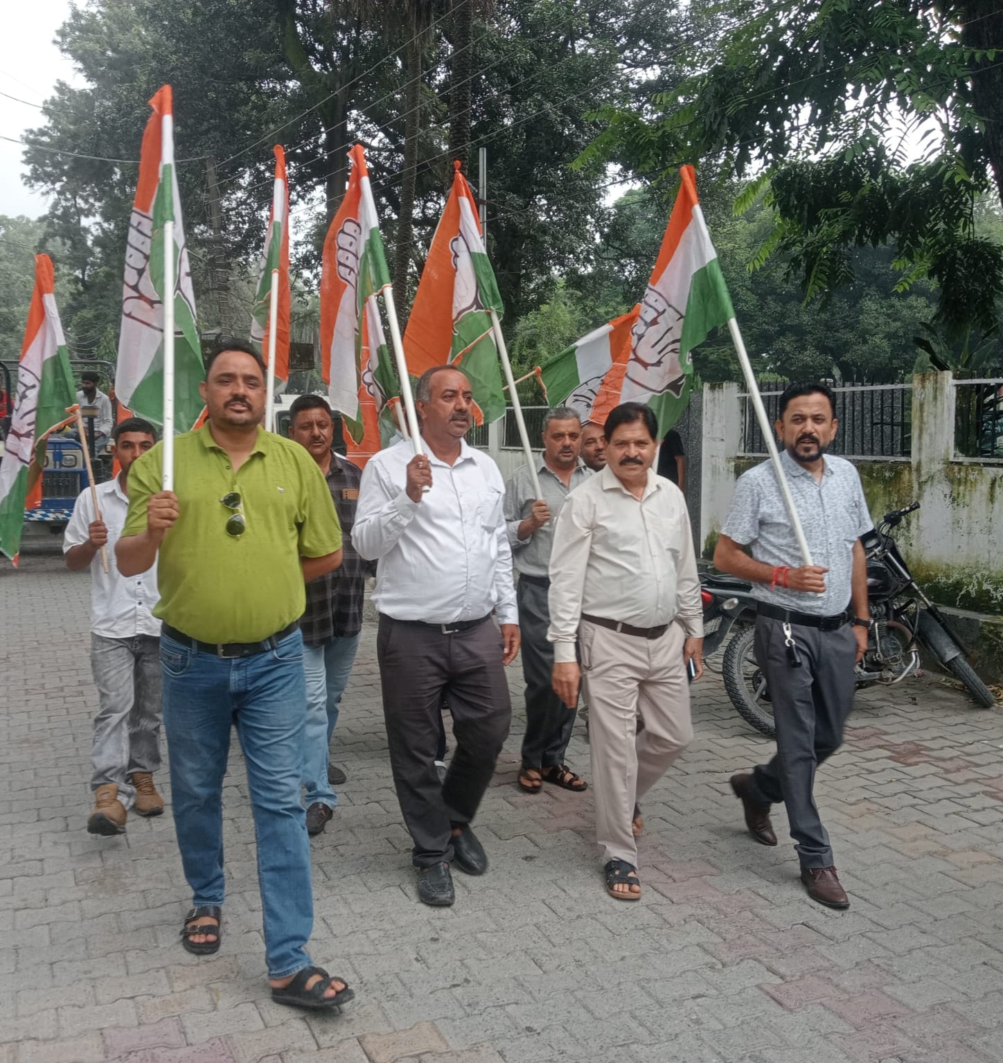 पांवटा साहिब कांग्रेस ने विरोध प्रदर्शन करते हुए भाजपा के खिलाफ निकाली रोष रैली। संवाद
