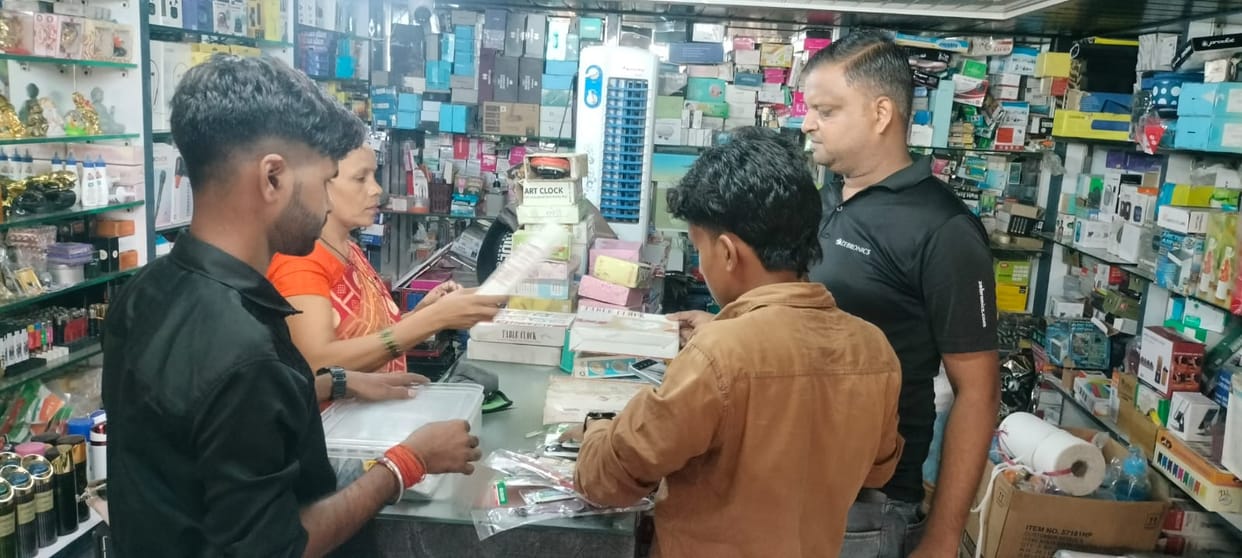 Gift market decked up for Raksha Bandhan; brothers buying gifts for their sisters.