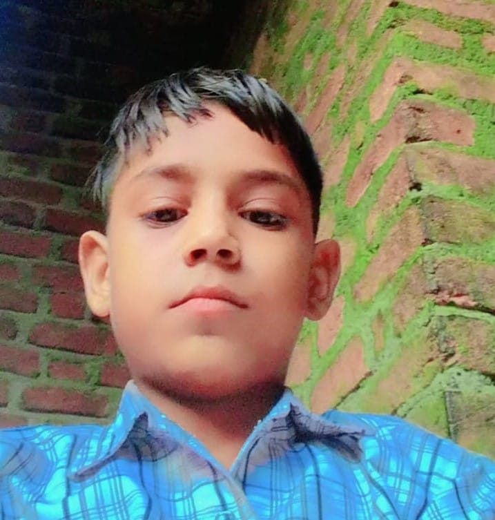 A Class 5 student who went to meet his friends died under suspicious circumstances.