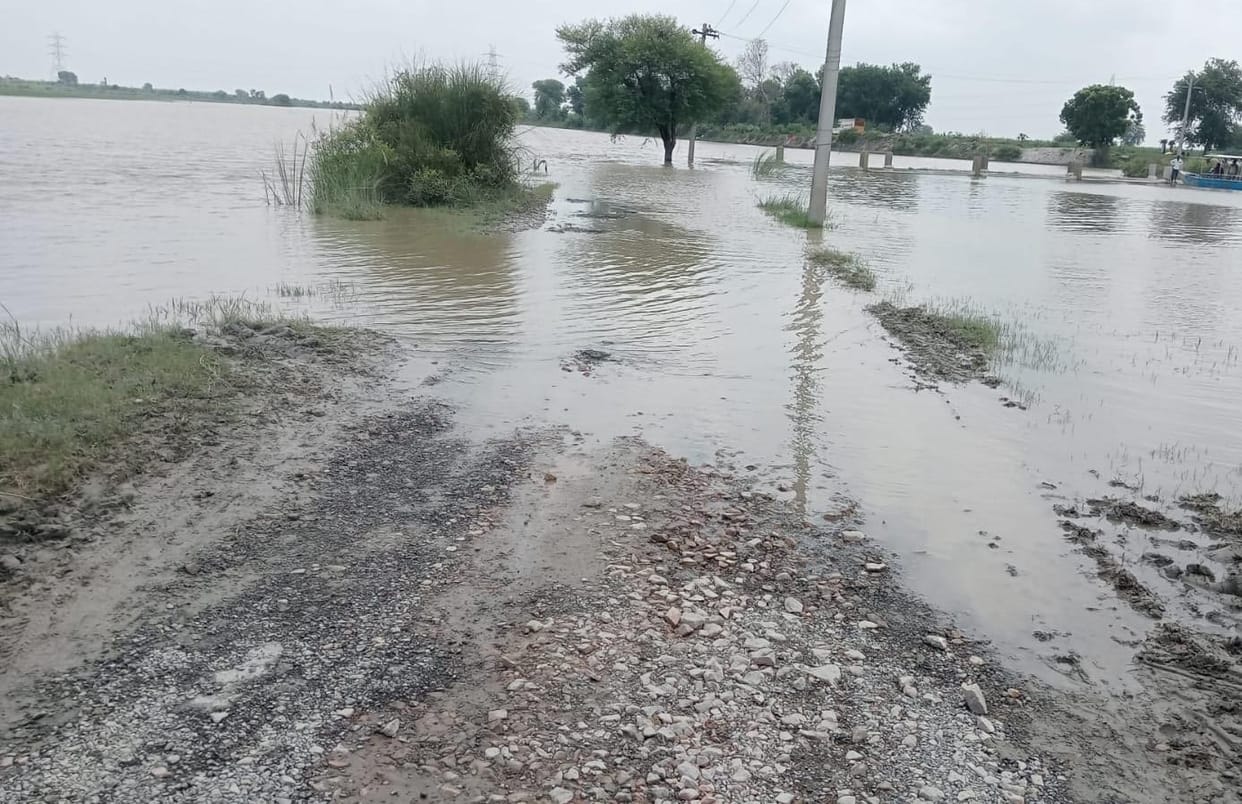 Ganga flows above danger mark; flood risk rises in seven villages, including Kadmangala.