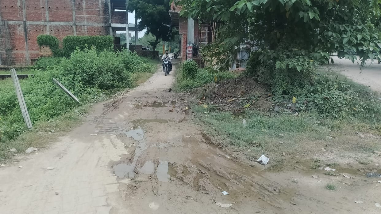109 roads across 8 civic bodies have been in a dilapidated state for 7 years; 85,000 people use them daily.