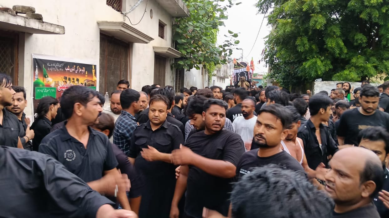 Siddharthnagar News: Bidding farewell to the martyrs of Karbala; Alam-Ammari procession taken out