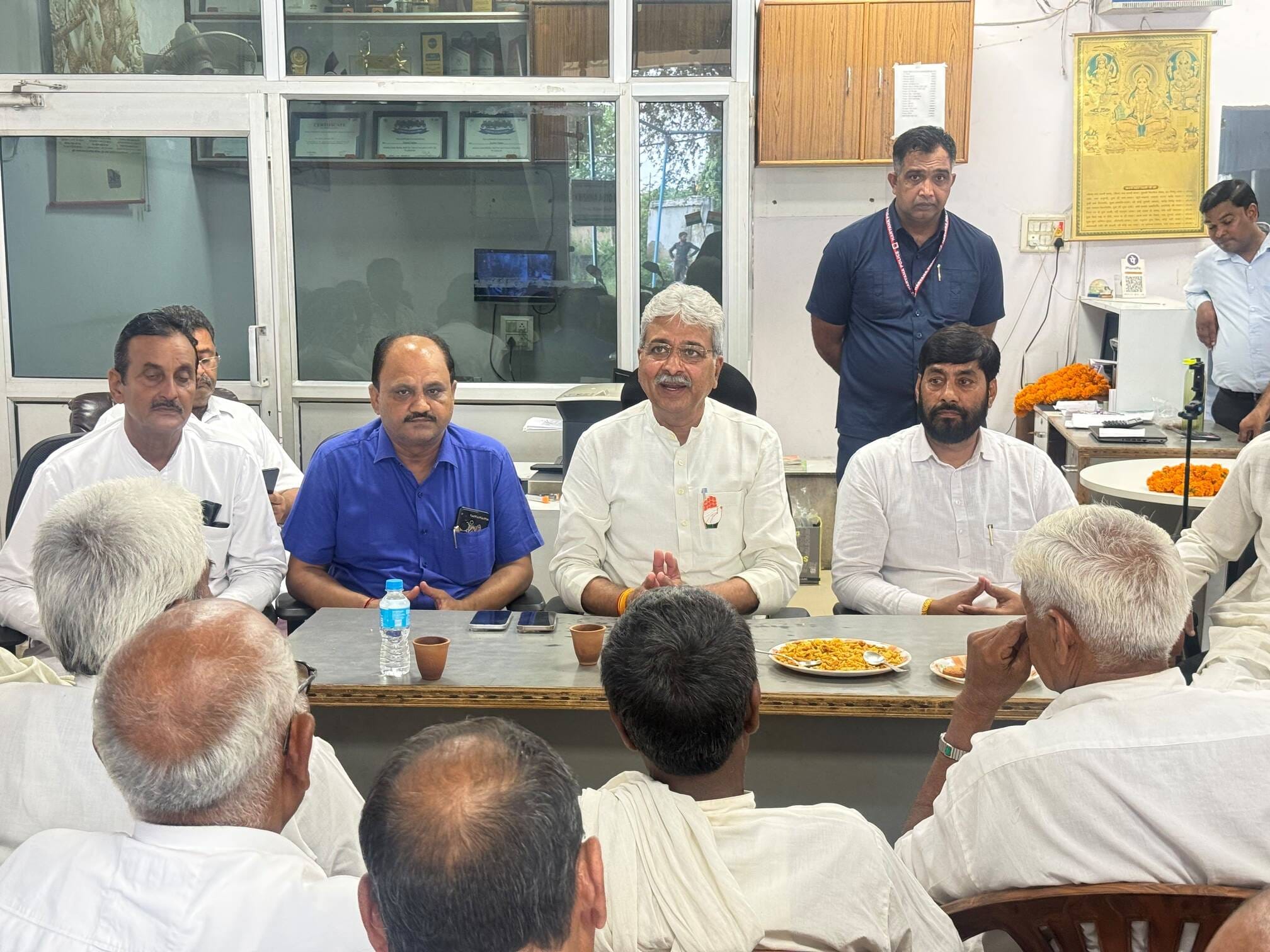 फोटो 15 पत्रकार वार्ता को संबोधित करते राव नरेंद्र सिंह। संवाद