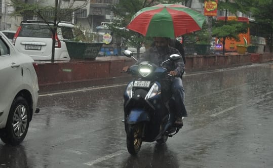 Heavy rain, thunderstorms lash parts of Ramban admin issues safety alert Ramban