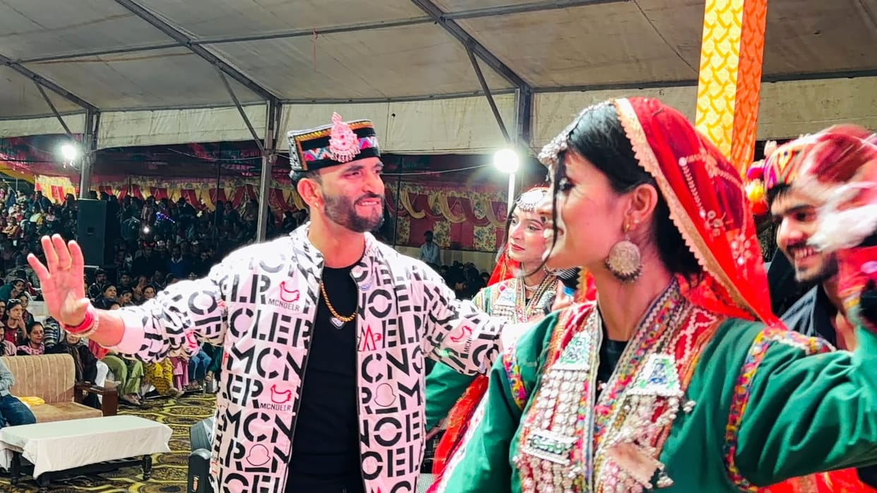 The audience swayed to the beat of the dholak