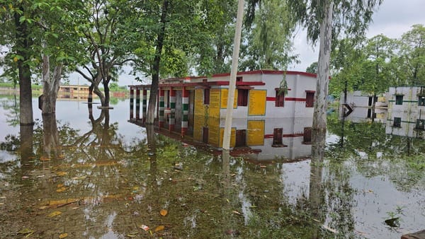 Sharda water reached both sides of Palia Road