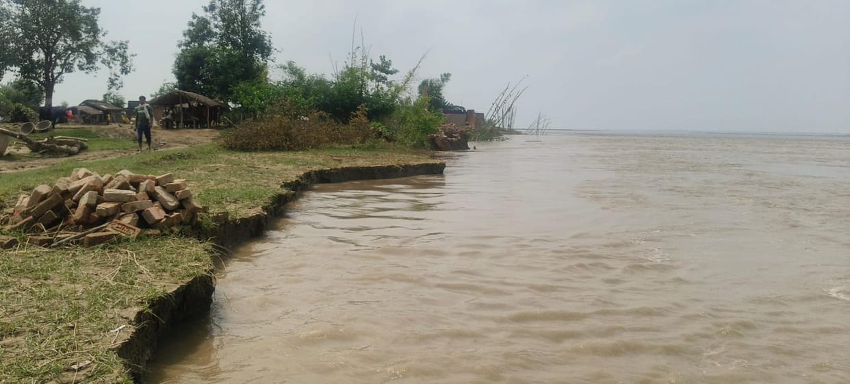 Saryu intensifies erosion; 40 bighas of land swallowed by the river in Churvaliya.
