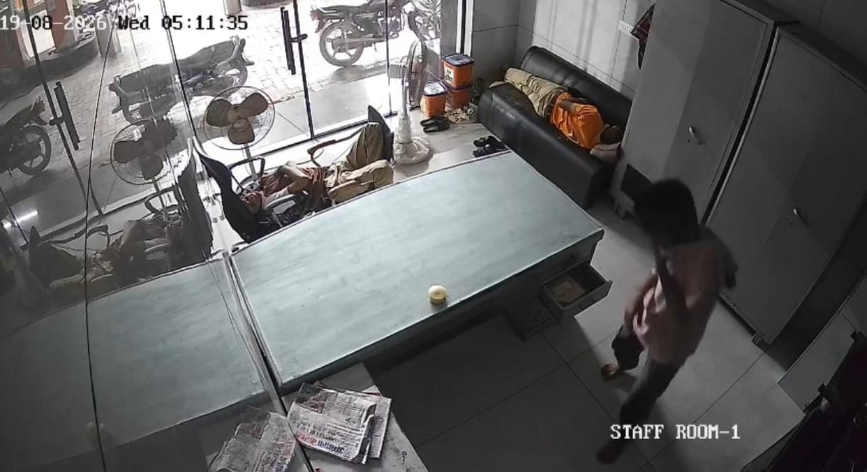 25,000 rupees stolen from petrol pump staff room