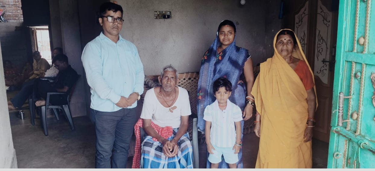 Migrant worker from Bagodar stranded in Dubai; family appeals to the government for his repatriation.