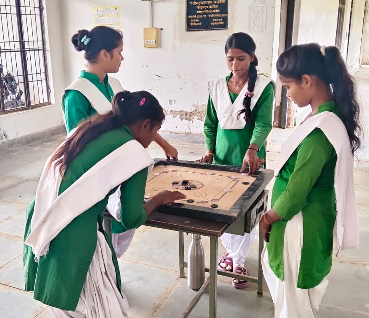 Varsha and Vandana top in carrom.