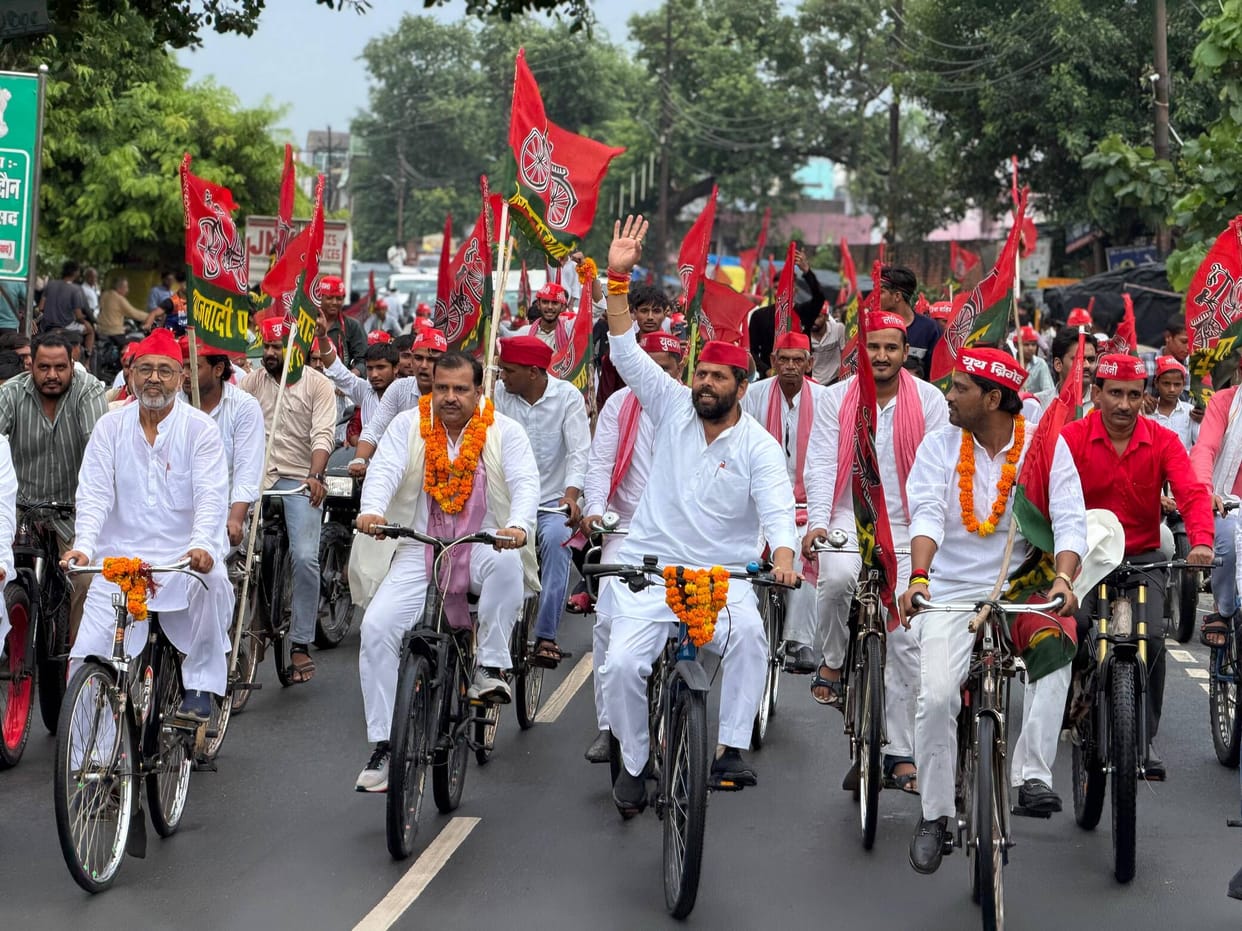 SP took out a PDA bicycle rally in Sirsaganj.