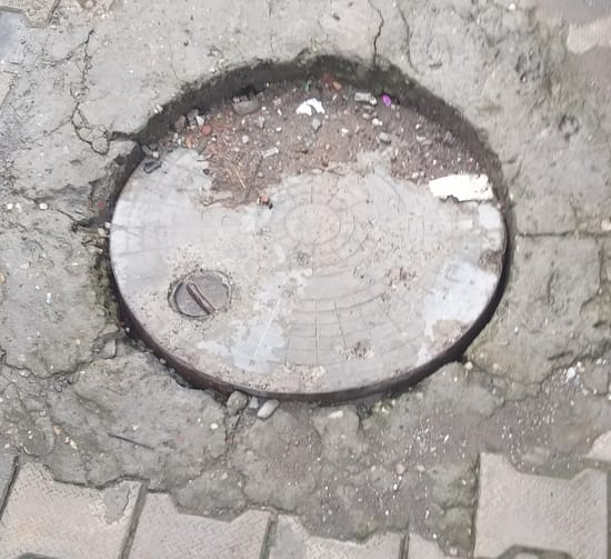 Risk of accidents due to sunken or raised manhole covers