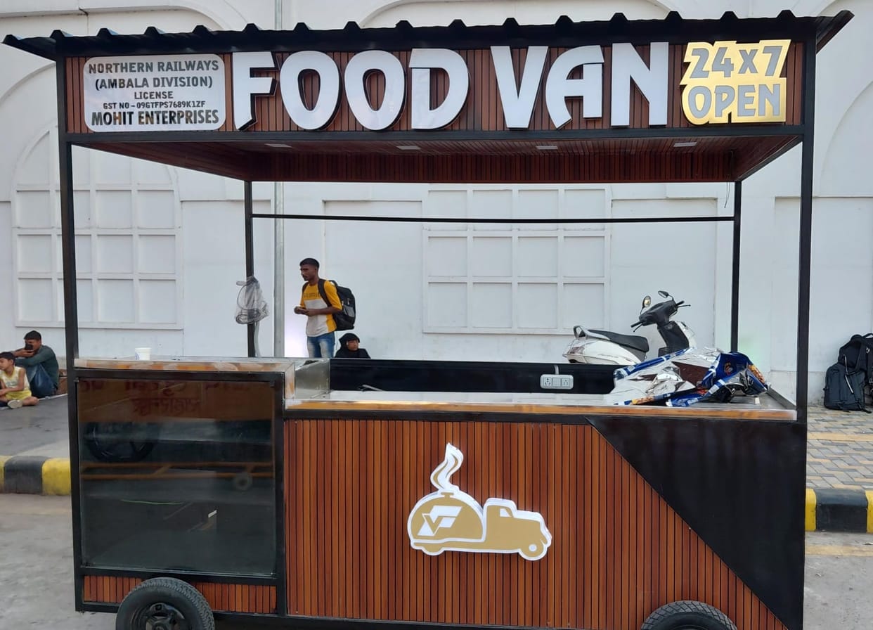 Passengers will not have to wander around for food and beverages