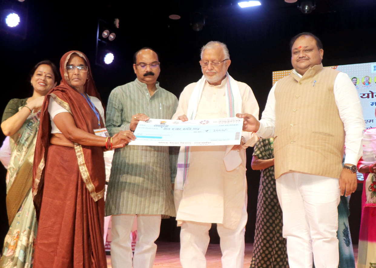 Financial assistance of 2 lakh will be provided in the event of an accident in a cook's family.