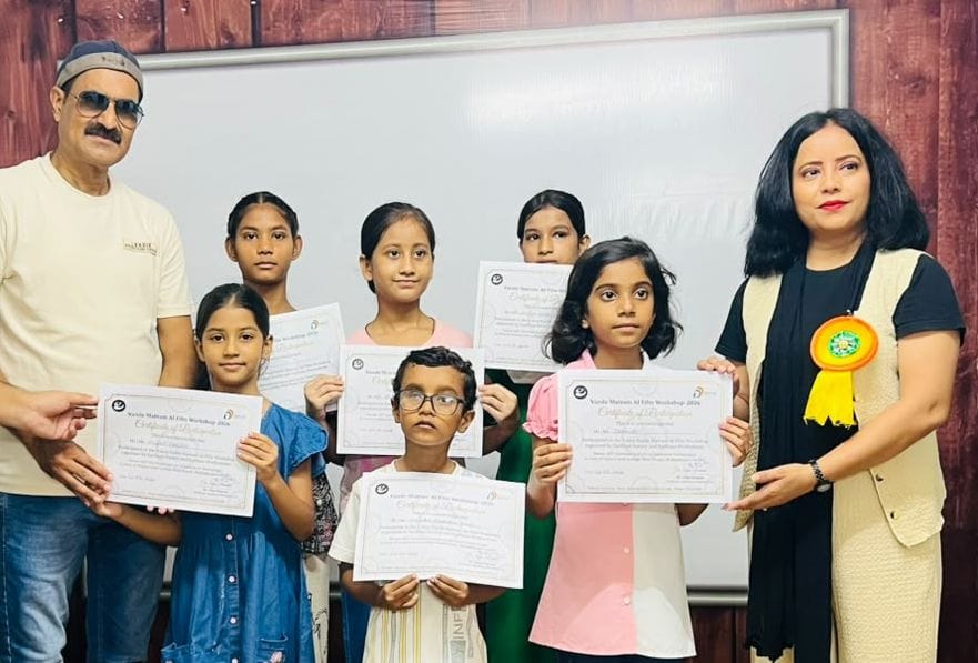 Participants were honored with certificates.