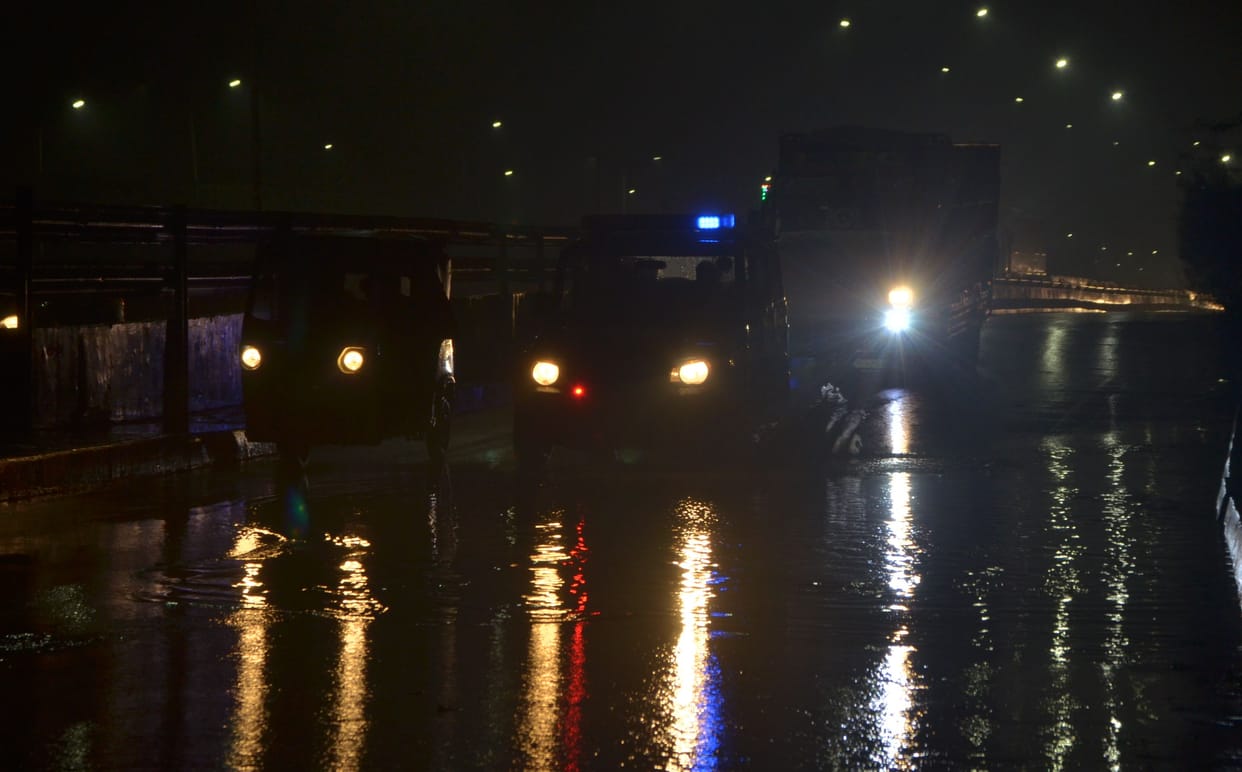 Drizzle ineffective; mercury to rise from Monday.
