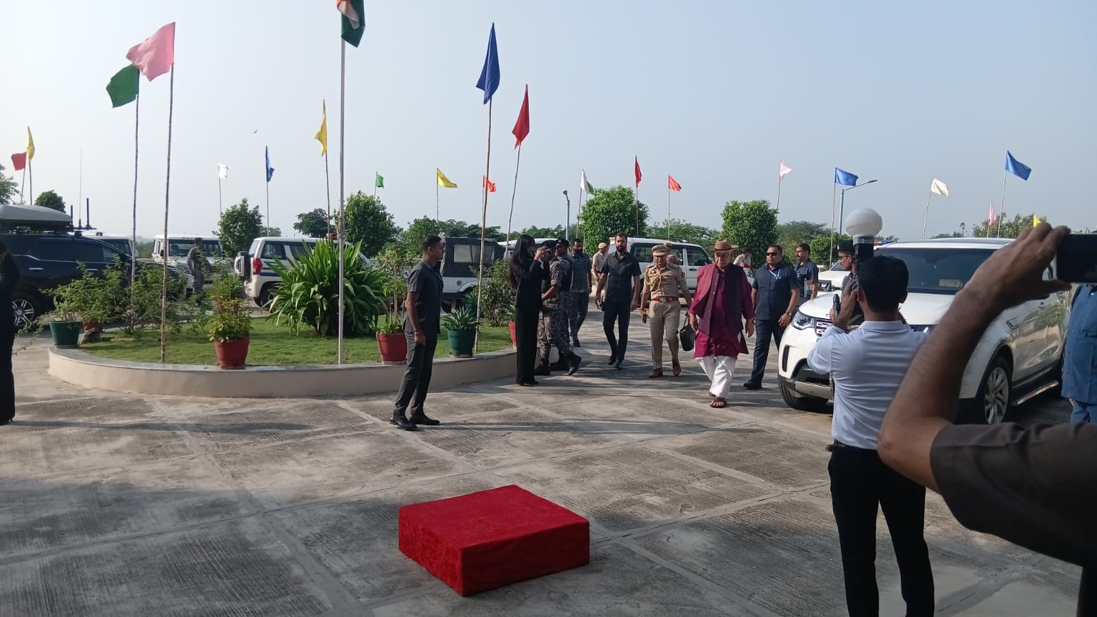 48-आईआईएम रोहतक के इंडक्शन कार्यक्रम में पहुँचे जम्मू-कश्मीर के उपराज्यपाल मनोज सिन्हा। स्रोत 