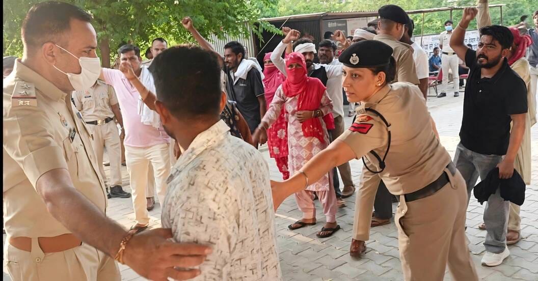 Administration gets 150 tonnes of garbage cleared; 24 sanitation workers detained in protest