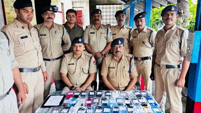 MP News GRP Arrests Serial Thief Behind Karnataka Express Heist Recover Mobiles and iPad Worth 7.8 Lakh