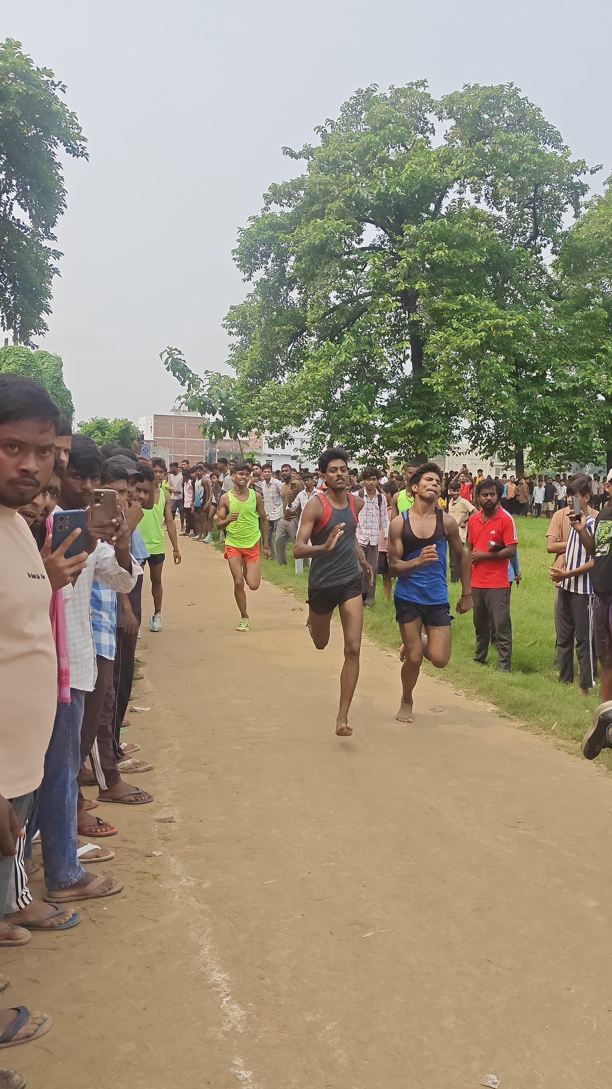 Deoria News: Abhishek from Gorakhpur secured first place in the 4 km race.