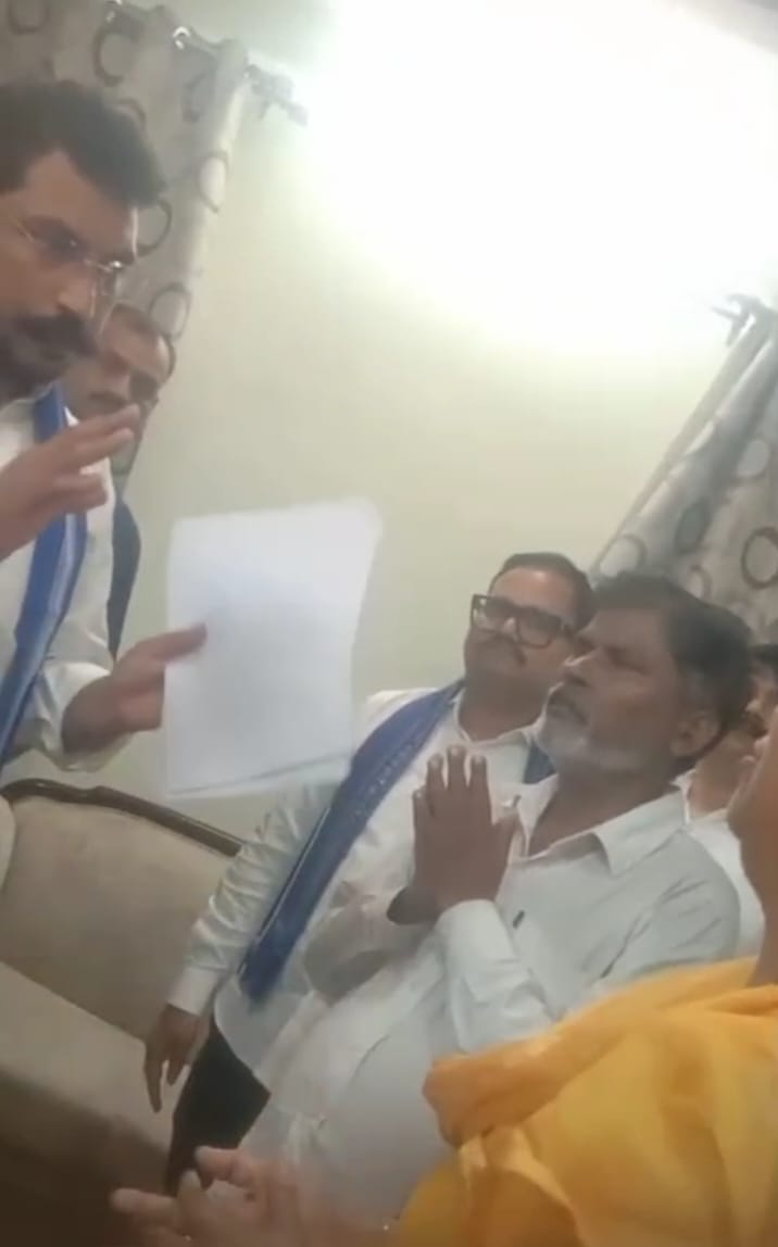Chandrashekhar will now fight for his lineage; told his mother, "Crying won't help."Chandrashekhar will now fight for his lineage; told his mother, "Crying won't help."