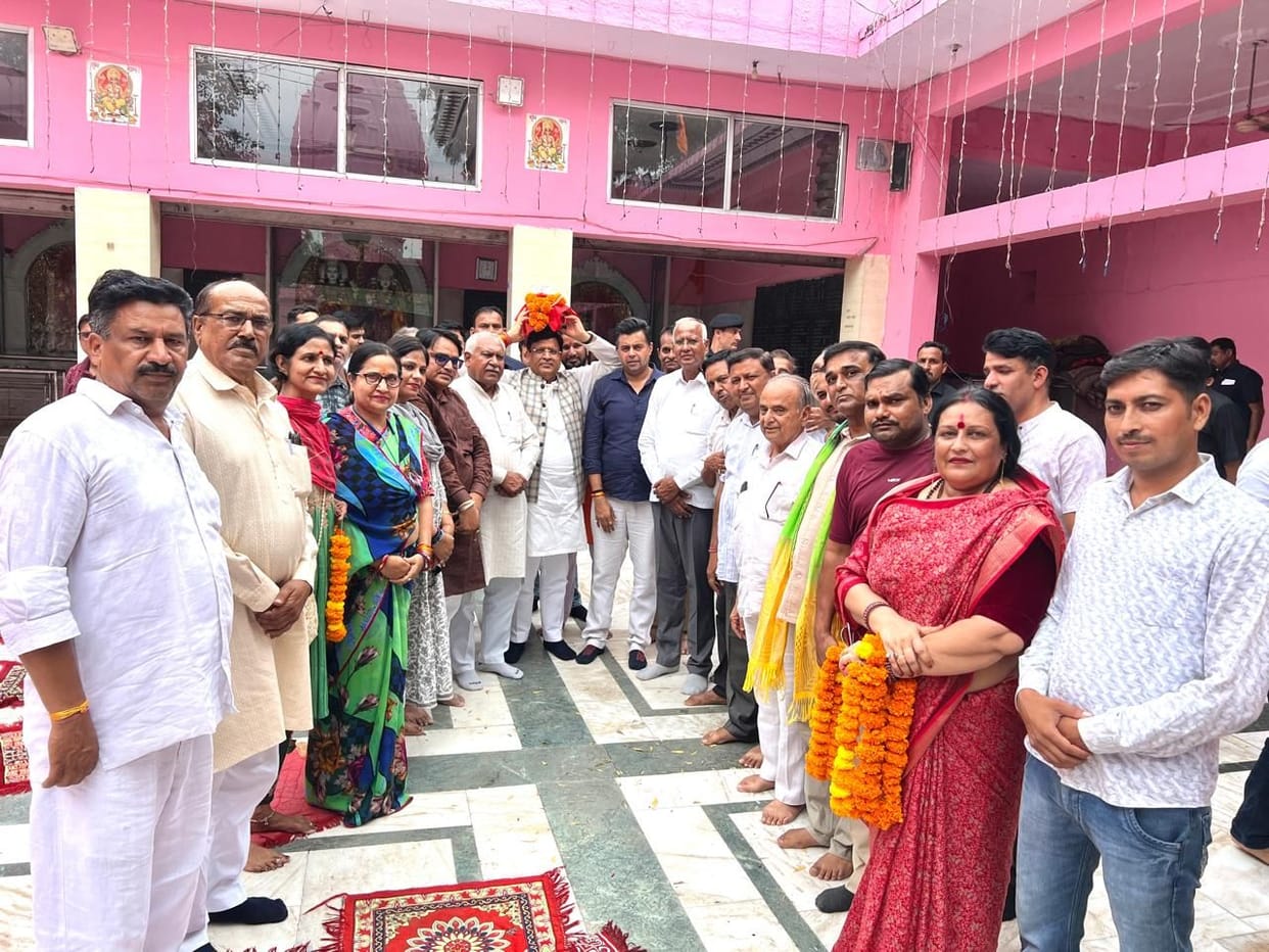 Building an egalitarian society based on the idBuilding an egalitarian society based on the ideals of Guru Ravidas: Ministereals of Guru Ravidas: Minister