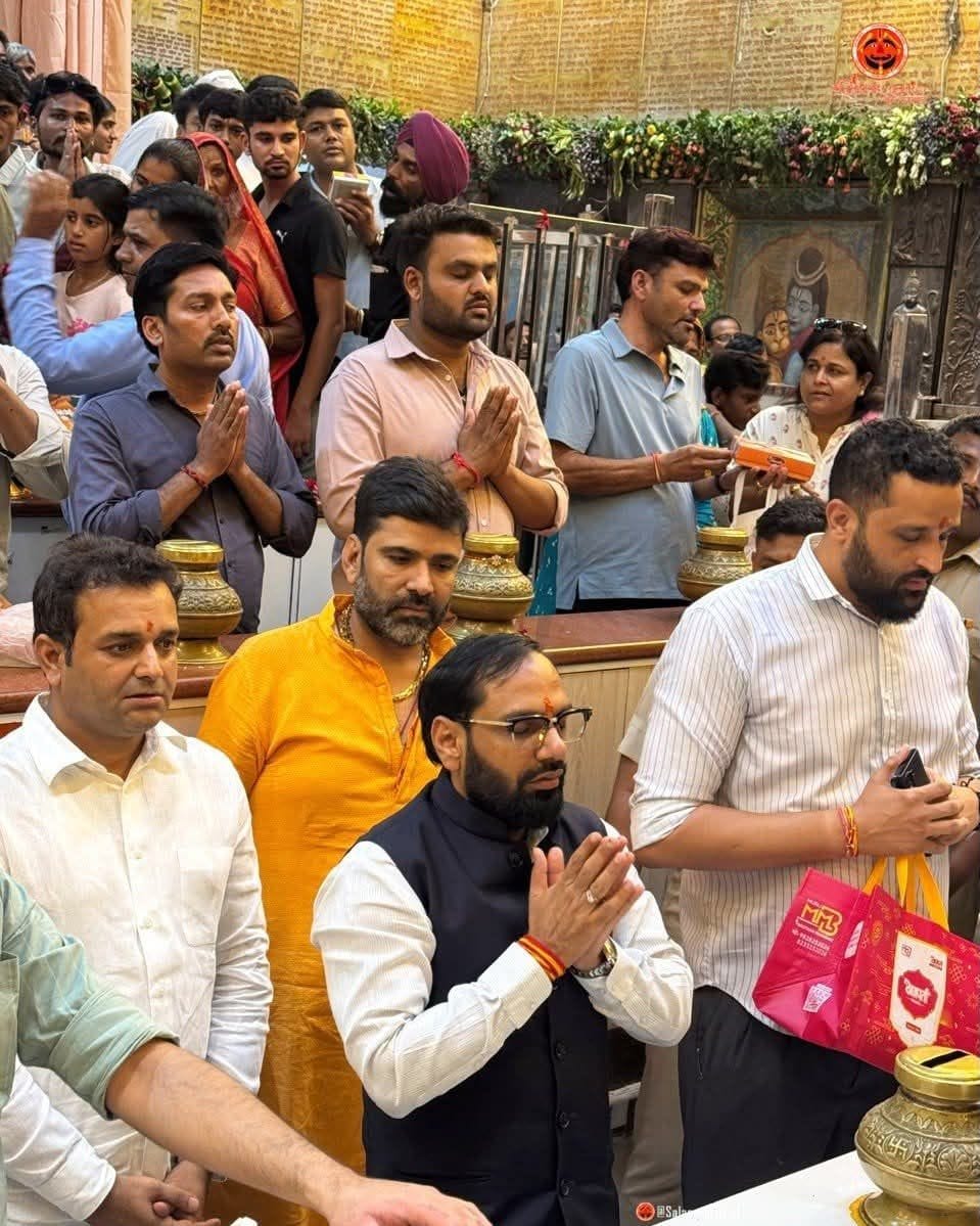 MLA Devendra Chaturbhuj Atri arrived at the court of Balaji Maharaj.