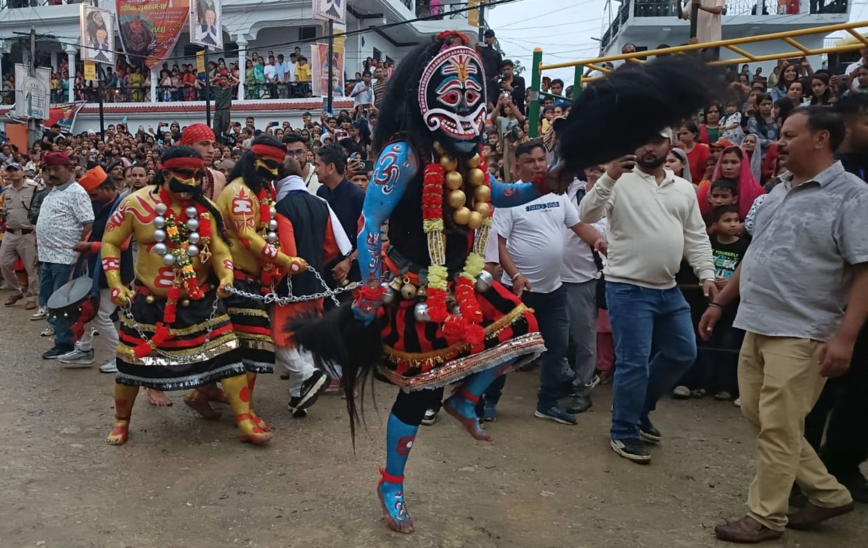 Crowds thronged to seek the blessings of Lakhiya Bhoot