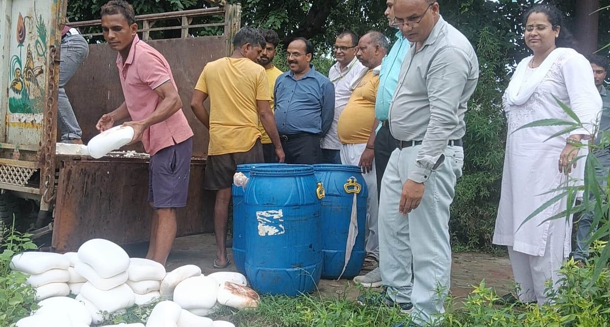 400 kg of adulterated paneer destroyed; 11 samples sent for testing.
