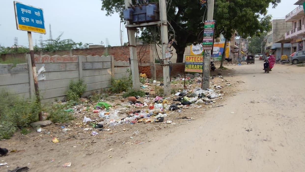 20 tonnes of garbage left uncollected; residents troubled by filth in markets and neighborhoods.
