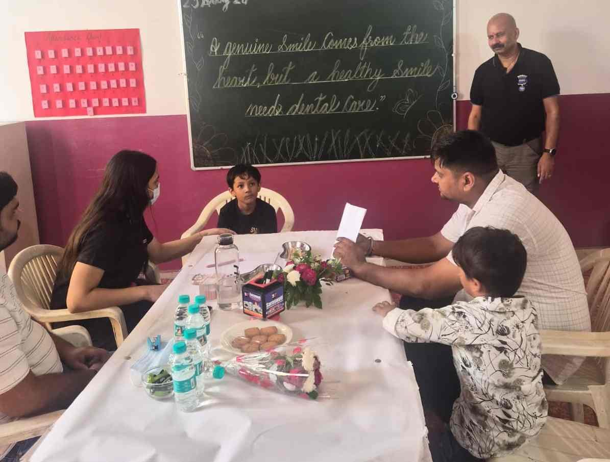 फोटो : सोनीपत में रोटरी क्लब ऑफ सोनीपत आर्डेंट की ओर से स्वास्थ्य जांच शिविर में बच्चे का स्वा