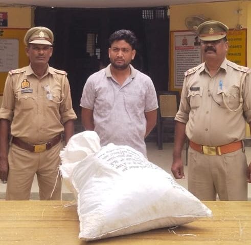Smuggler arrested with over 15 kg of cannabis.