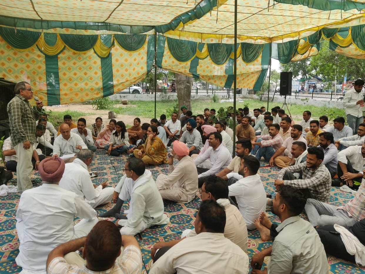 Revenue work stalls due to Patwari-Kanungo strike; people left in the lurch