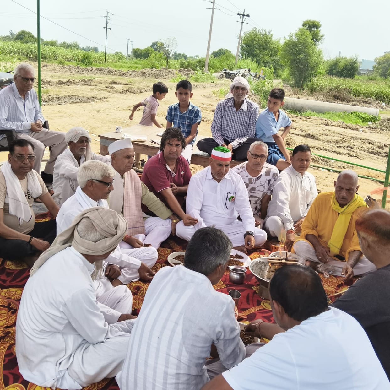Farmers stage sit-in over land compensation; 'Mahapanchayat' to be held tomorrow.
