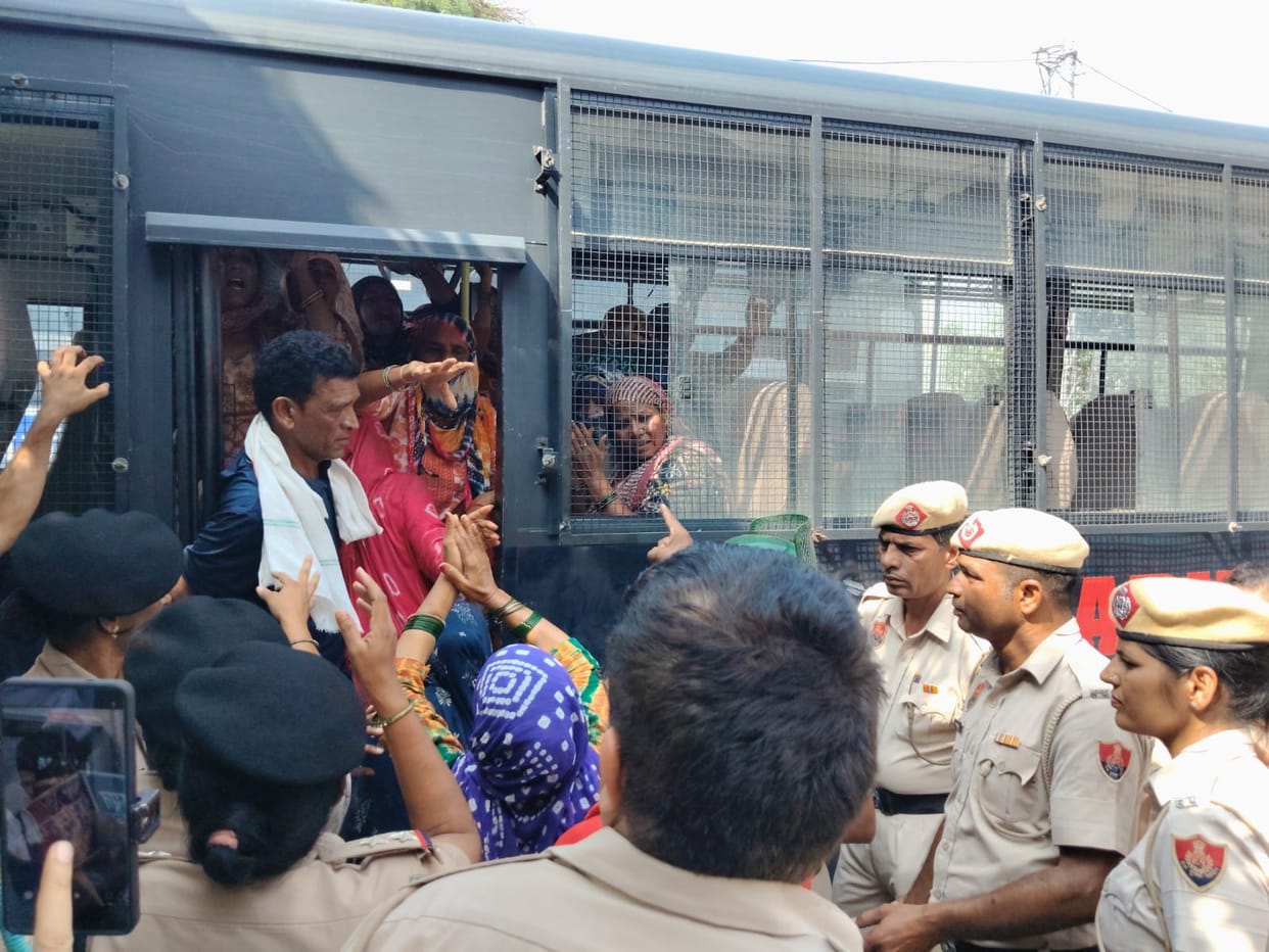 Garbage was cleared in the presence of the police; 60 workers were detained for protesting and released after two hours.